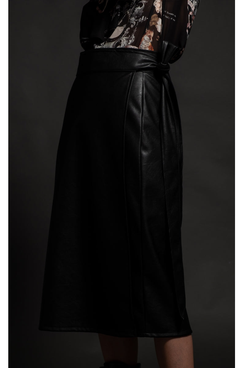 SUBCULTURE WRAP SKIRT -Eco Leather black